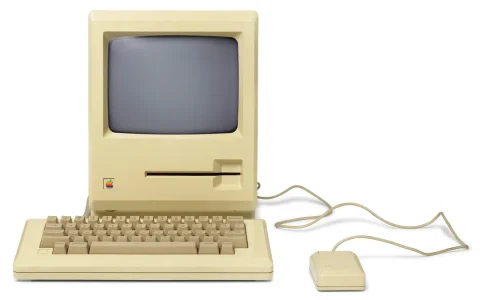 罕见的苹果 Macintosh 原型机重返拍卖会