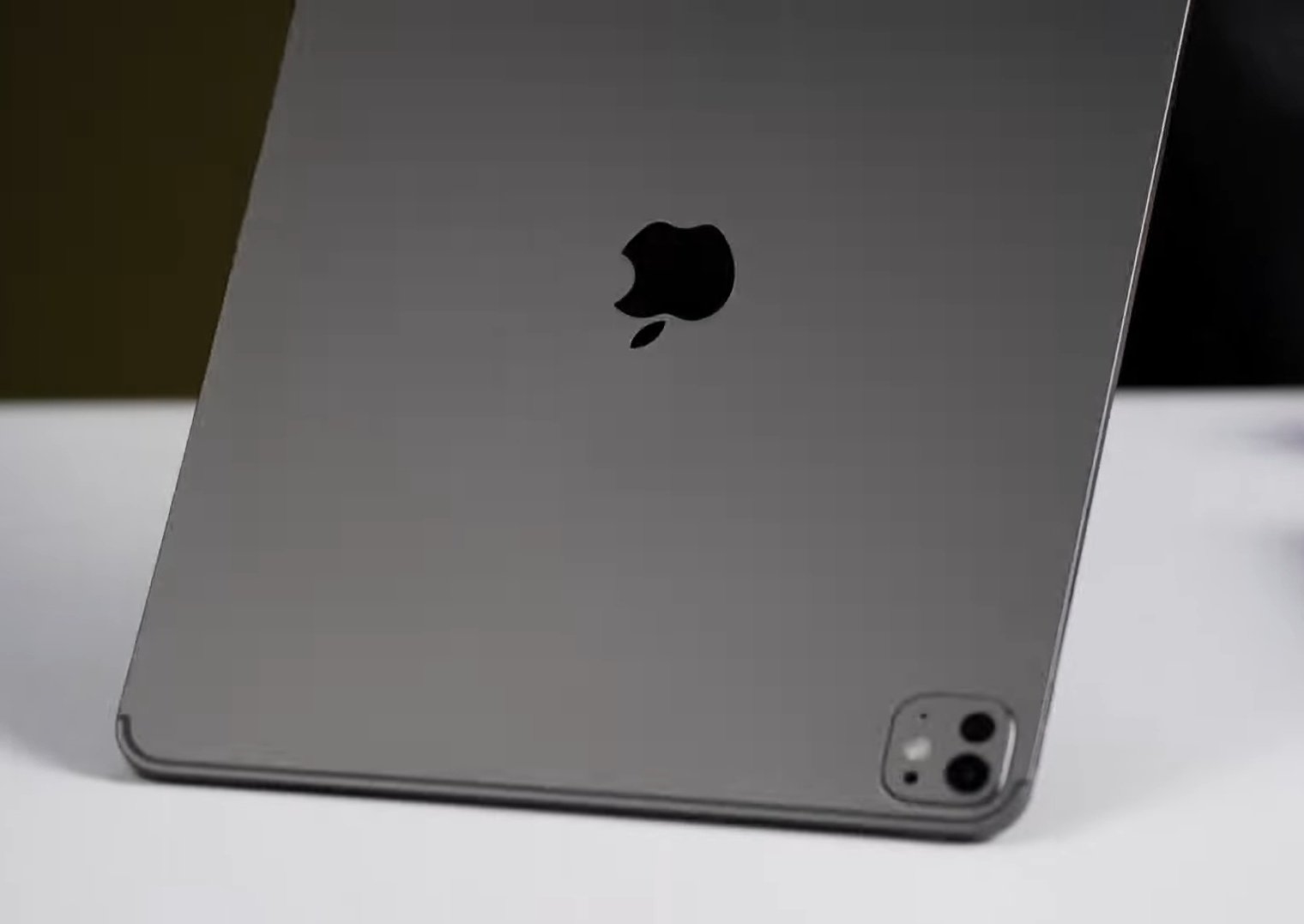 为何俄罗斯博主能提前开箱激活iPad Pro M5？可能源自仓库被盗