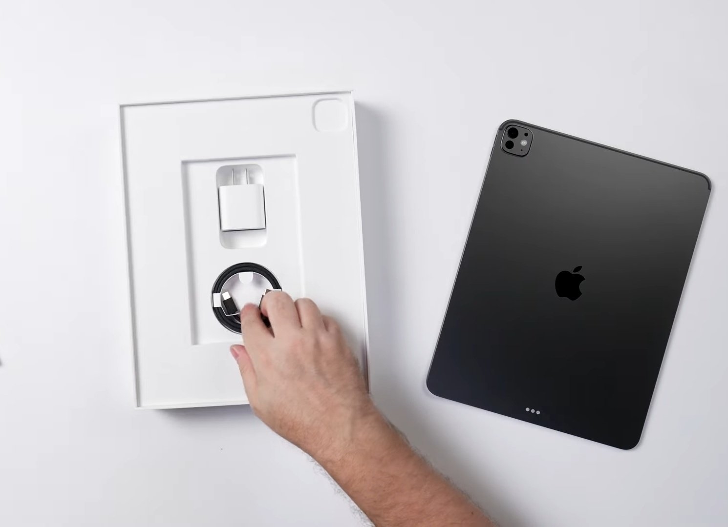 为何俄罗斯博主能提前开箱激活iPad Pro M5？可能源自仓库被盗