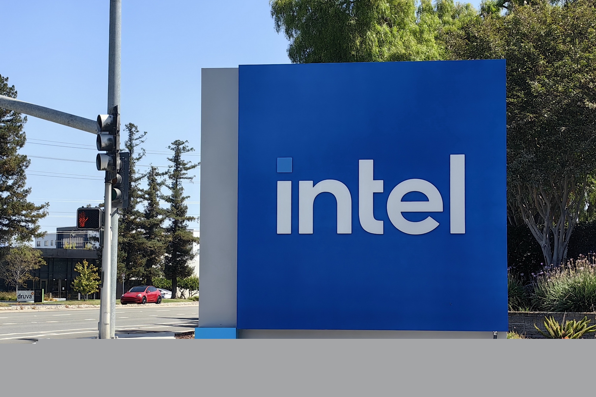 Intel裁员裁到小动脉 大量Linux开源项目沦为“孤儿”