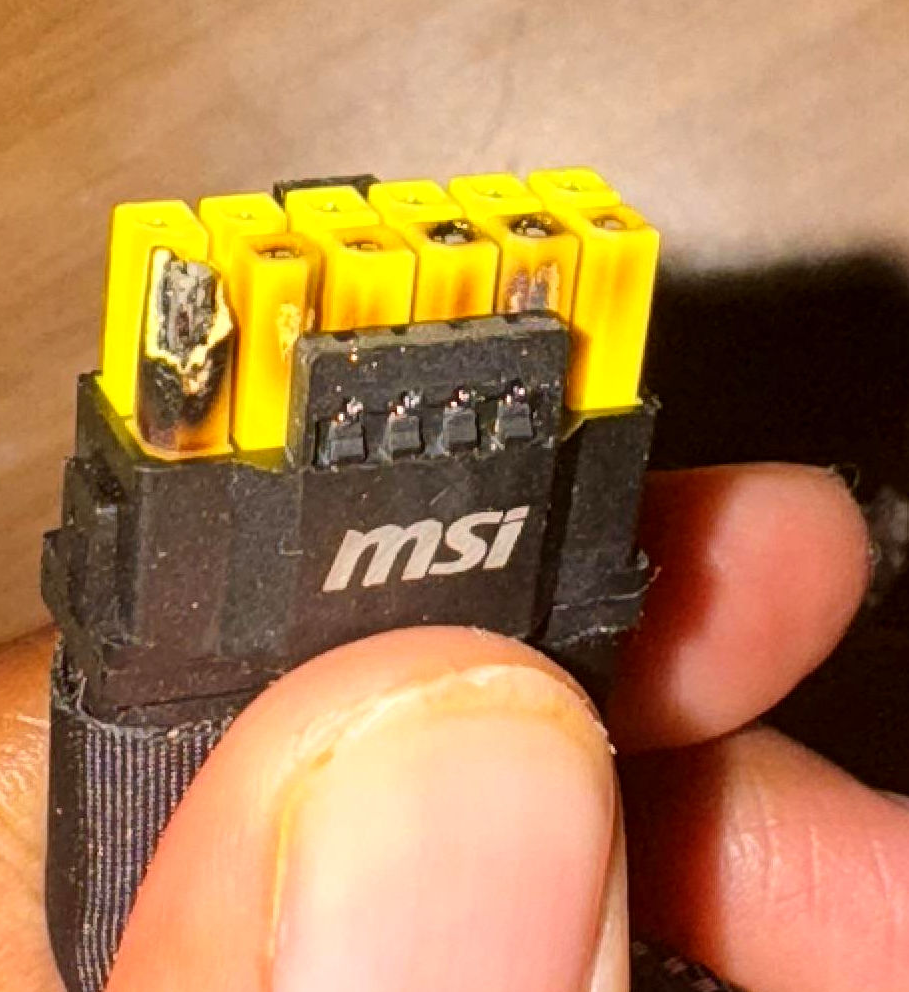 网友连续烧了两块RTX 5090 都是12V-2x6供电接口惹的祸
